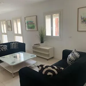 Apartamento Spacious Loft / Literally At The Foot Of Alhambra, Granada